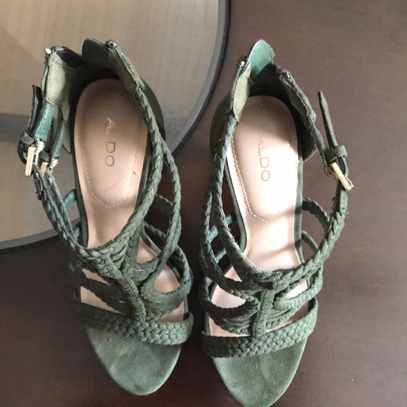 Pumps - Picture 4 of 5